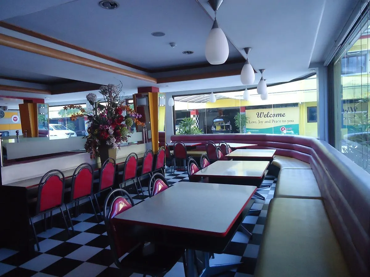 Park Bed And Breakfast Hotel Pasay 3*,  Filipinler